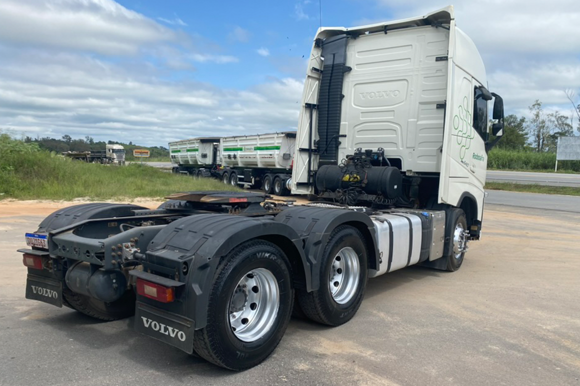 EBC036DA-2E8F-404B-A6D9-C43BB6CAADE1_1_105_c